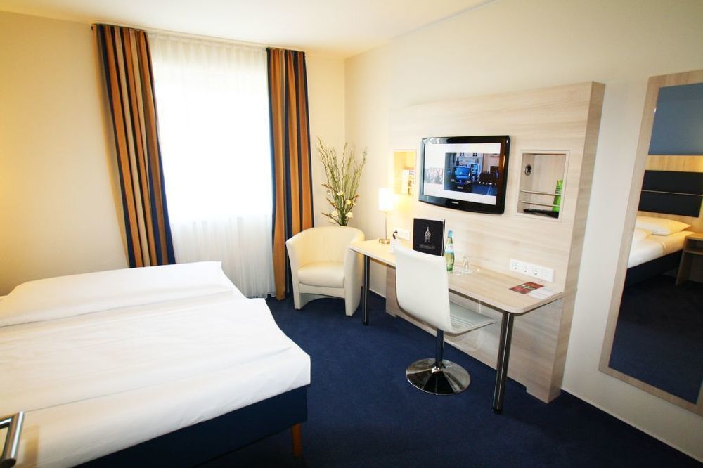 פרנקפורט Hotel Roedelheimer Hof - Am Wasserturm מראה חיצוני תמונה