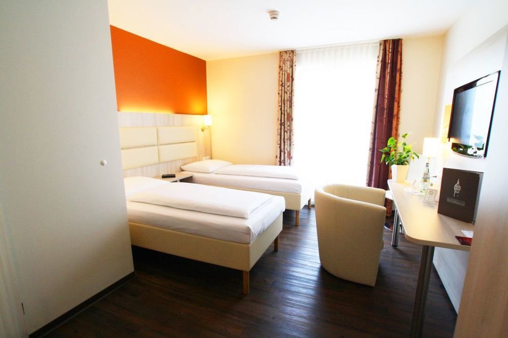 פרנקפורט Hotel Roedelheimer Hof - Am Wasserturm מראה חיצוני תמונה