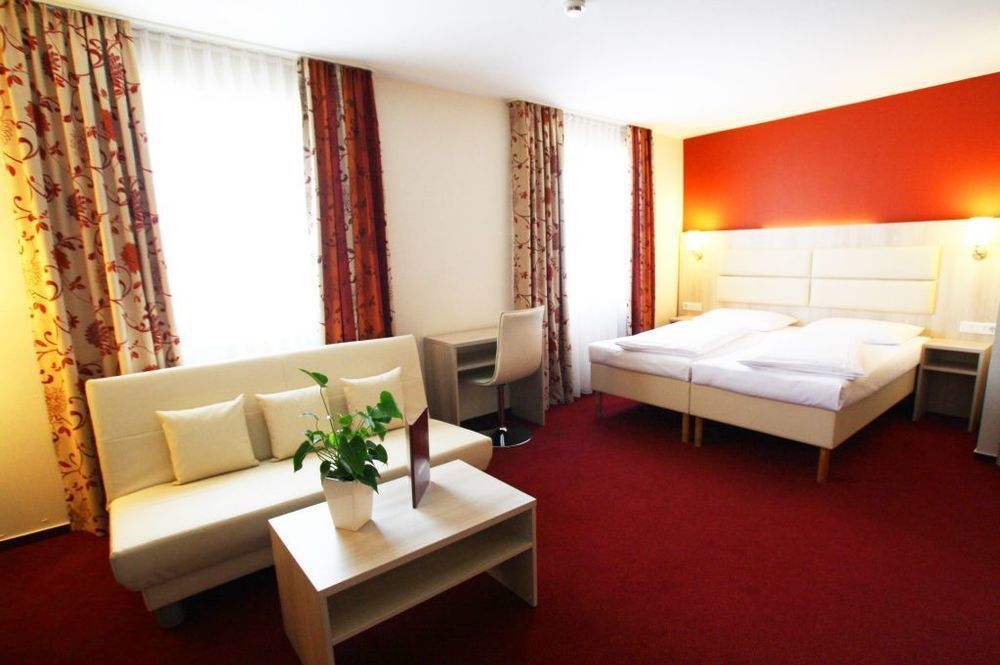 פרנקפורט Hotel Roedelheimer Hof - Am Wasserturm מראה חיצוני תמונה