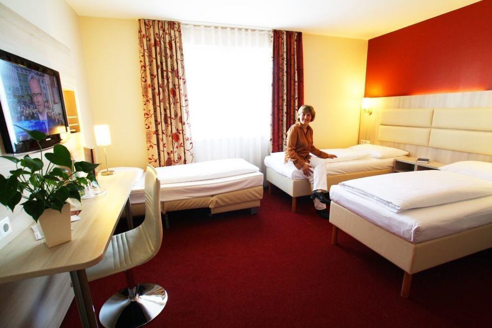 פרנקפורט Hotel Roedelheimer Hof - Am Wasserturm מראה חיצוני תמונה