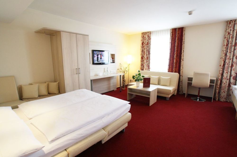 פרנקפורט Hotel Roedelheimer Hof - Am Wasserturm מראה חיצוני תמונה