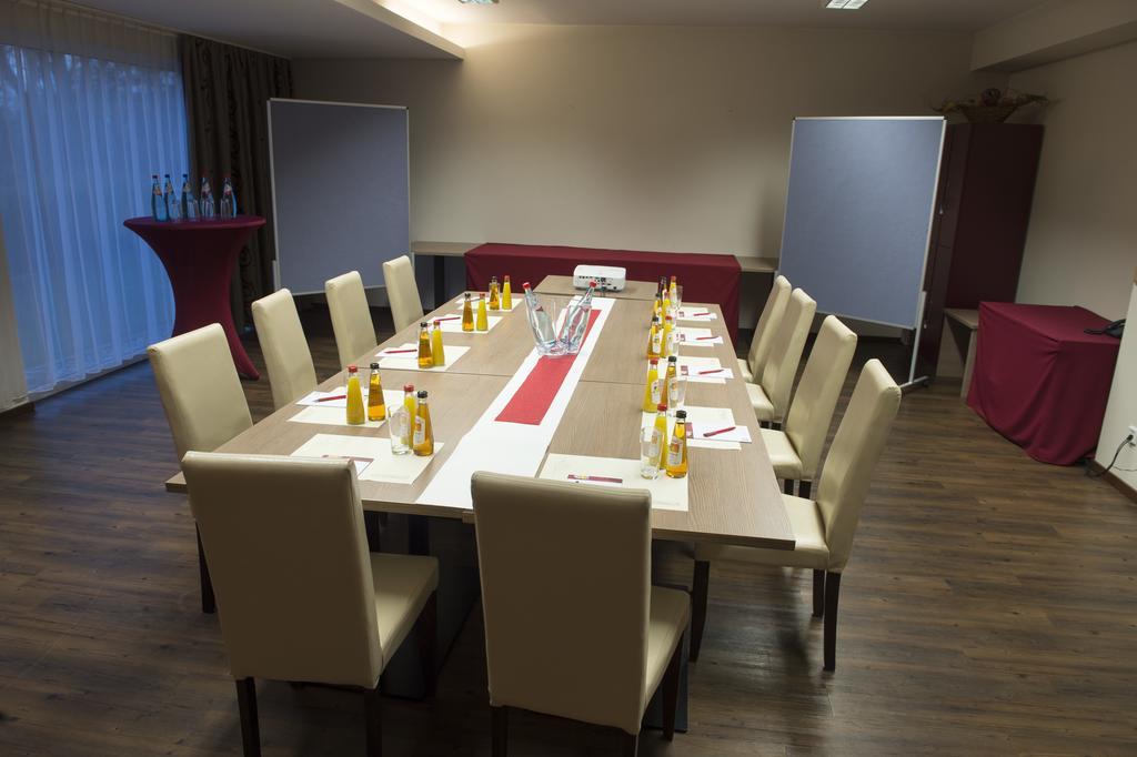 פרנקפורט Hotel Roedelheimer Hof - Am Wasserturm מראה חיצוני תמונה