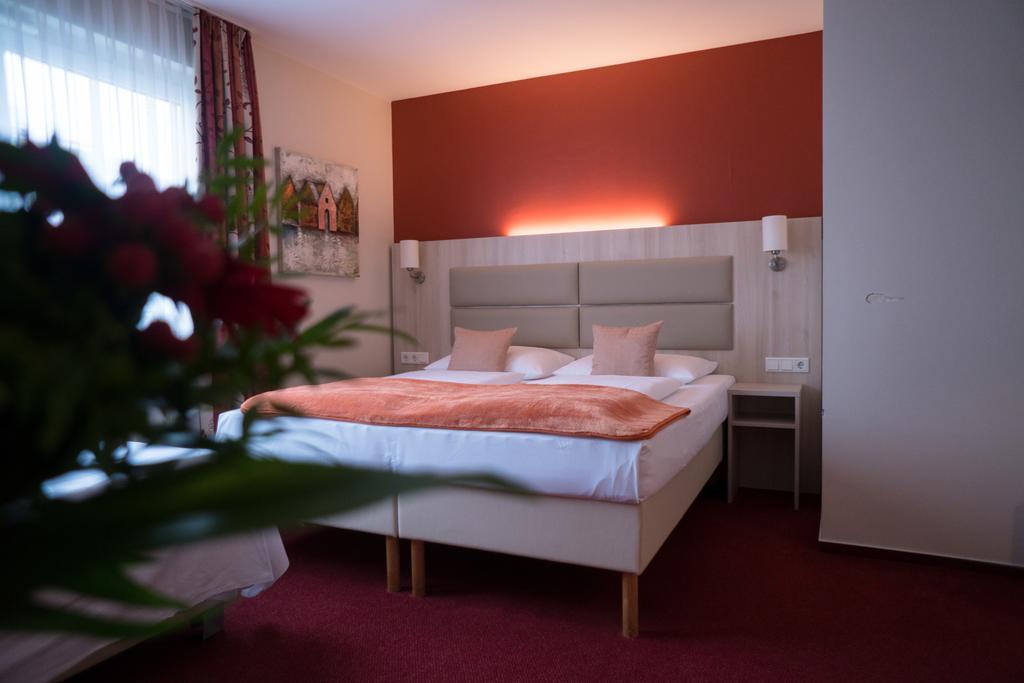 פרנקפורט Hotel Roedelheimer Hof - Am Wasserturm חדר תמונה