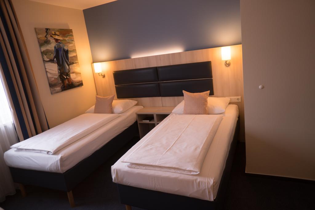 פרנקפורט Hotel Roedelheimer Hof - Am Wasserturm חדר תמונה