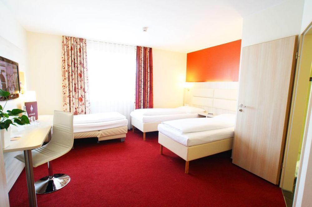 פרנקפורט Hotel Roedelheimer Hof - Am Wasserturm מראה חיצוני תמונה
