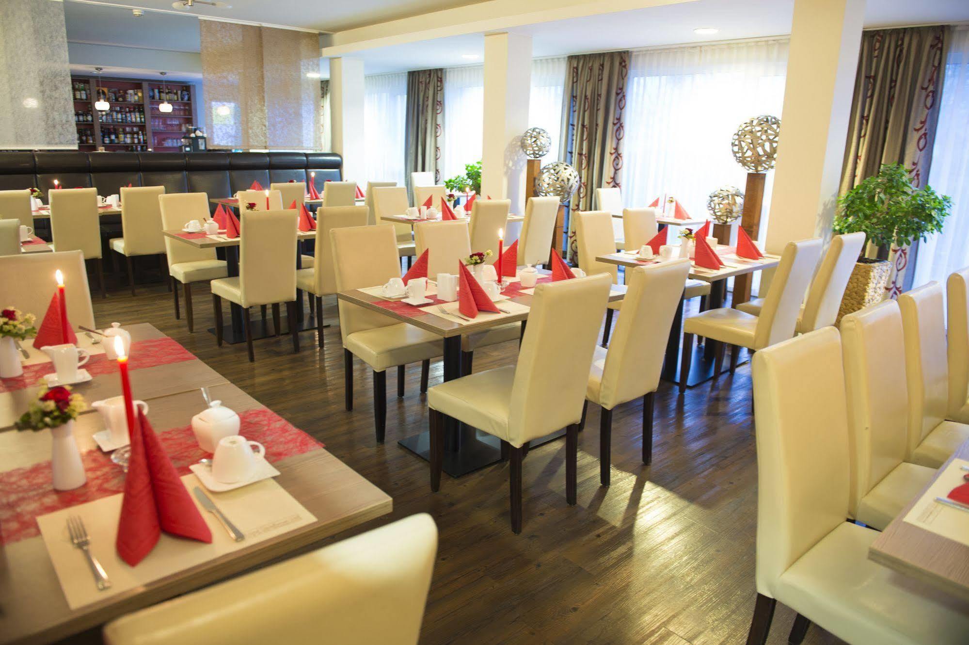 פרנקפורט Hotel Roedelheimer Hof - Am Wasserturm מראה חיצוני תמונה