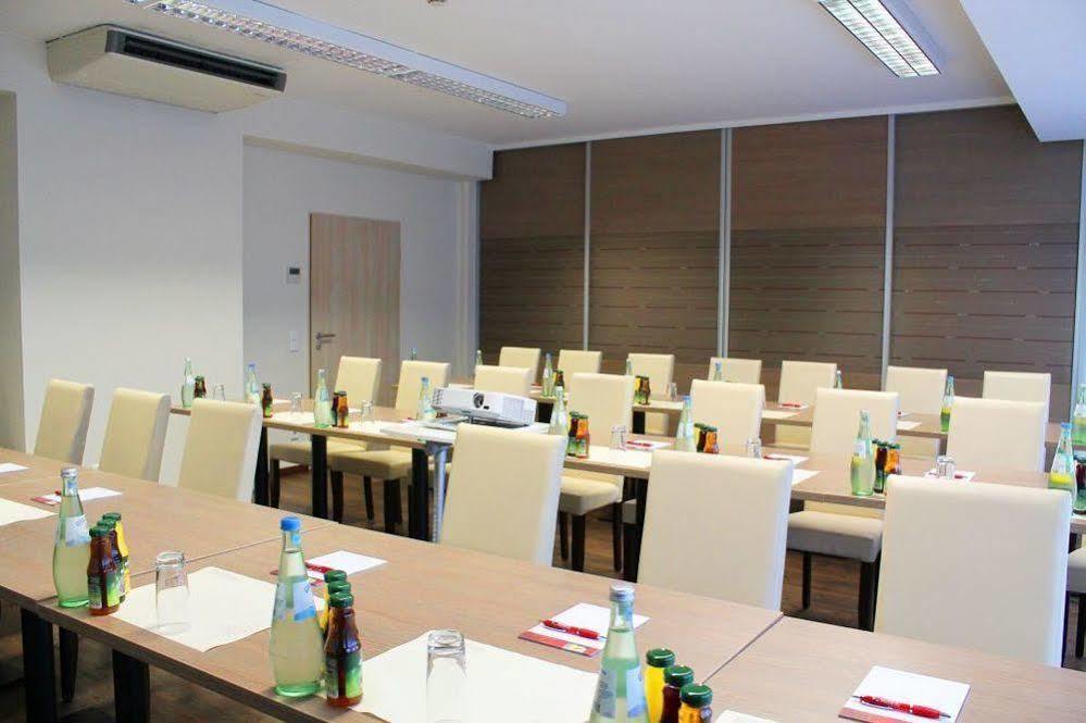 פרנקפורט Hotel Roedelheimer Hof - Am Wasserturm מראה חיצוני תמונה