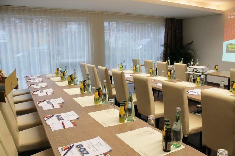 פרנקפורט Hotel Roedelheimer Hof - Am Wasserturm מראה חיצוני תמונה