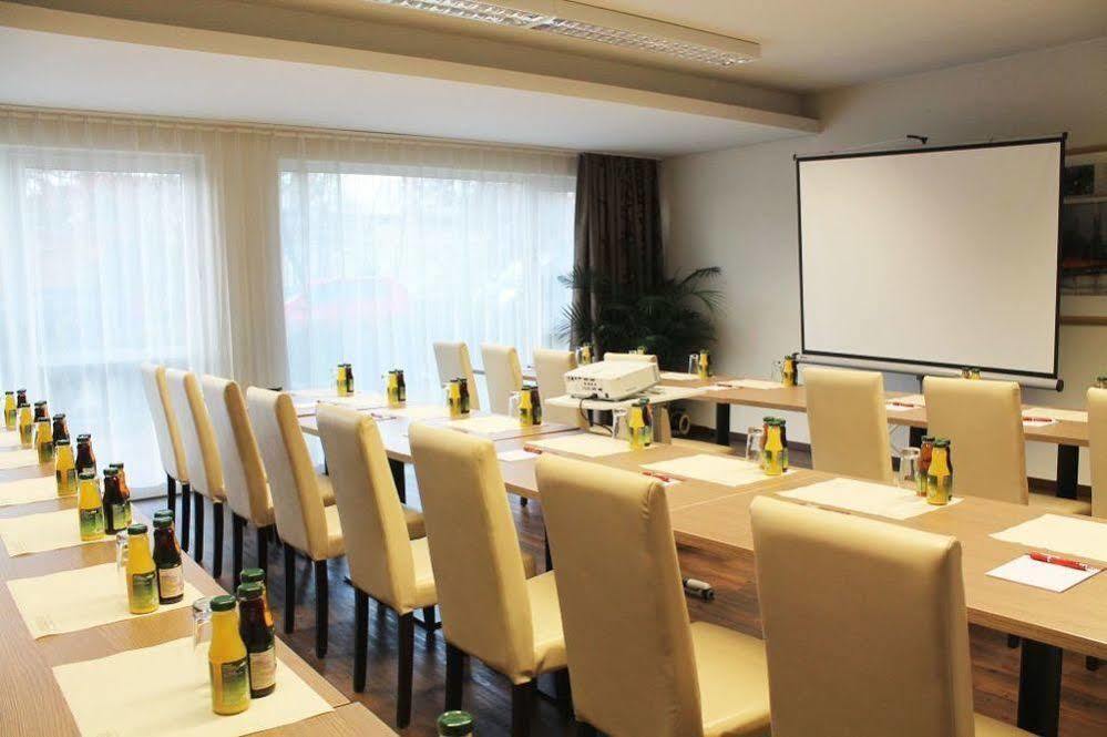 פרנקפורט Hotel Roedelheimer Hof - Am Wasserturm מראה חיצוני תמונה